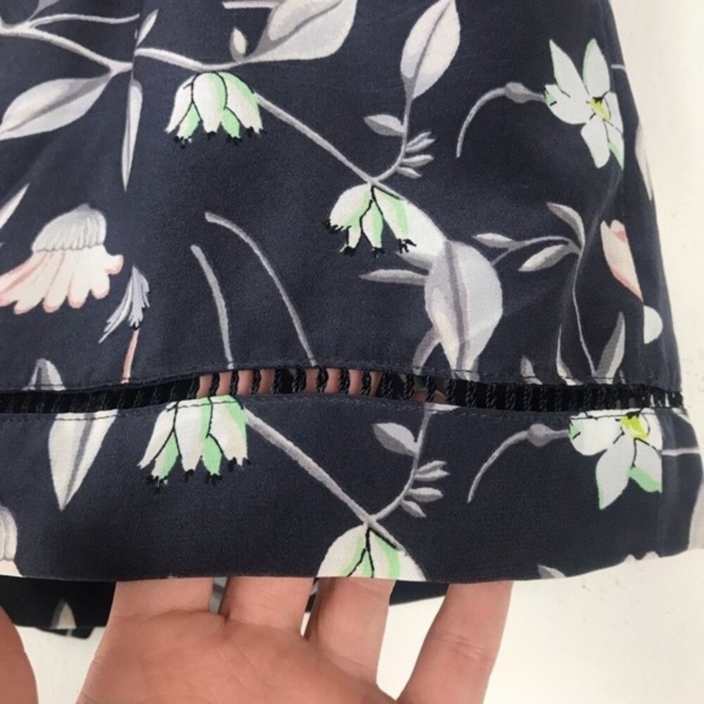 Club Monaco Floral Print Silky Boho Pull On Spring Summer Beach Casual Shorts 2 - Picture 5 of 10